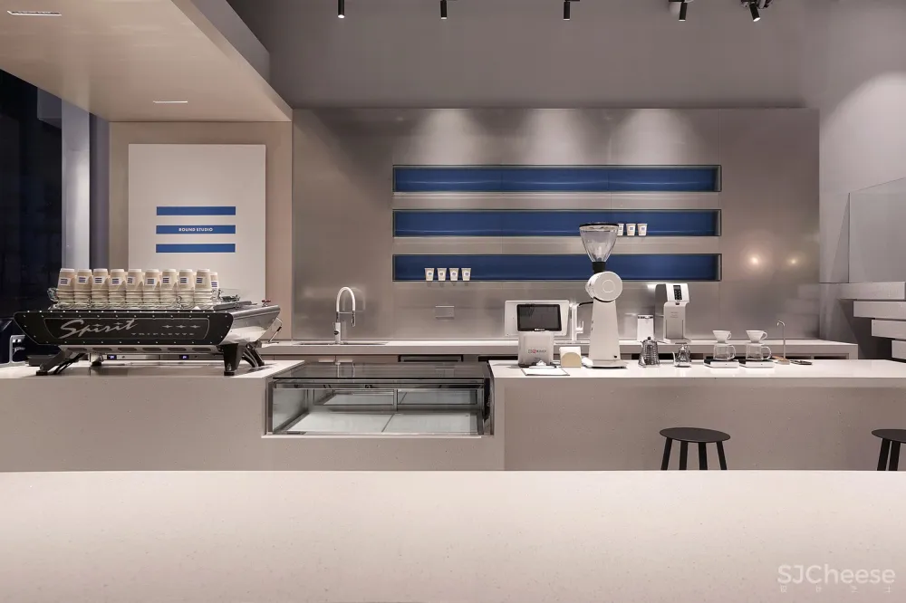 ROUND STUDIO / 渝恩概念室内设计