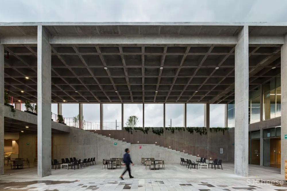 Commercial School Aguascalientes / Centro de Colaboración Arquitectónica + Rodrigo Valenzuela Jerez + Camilo Moreno