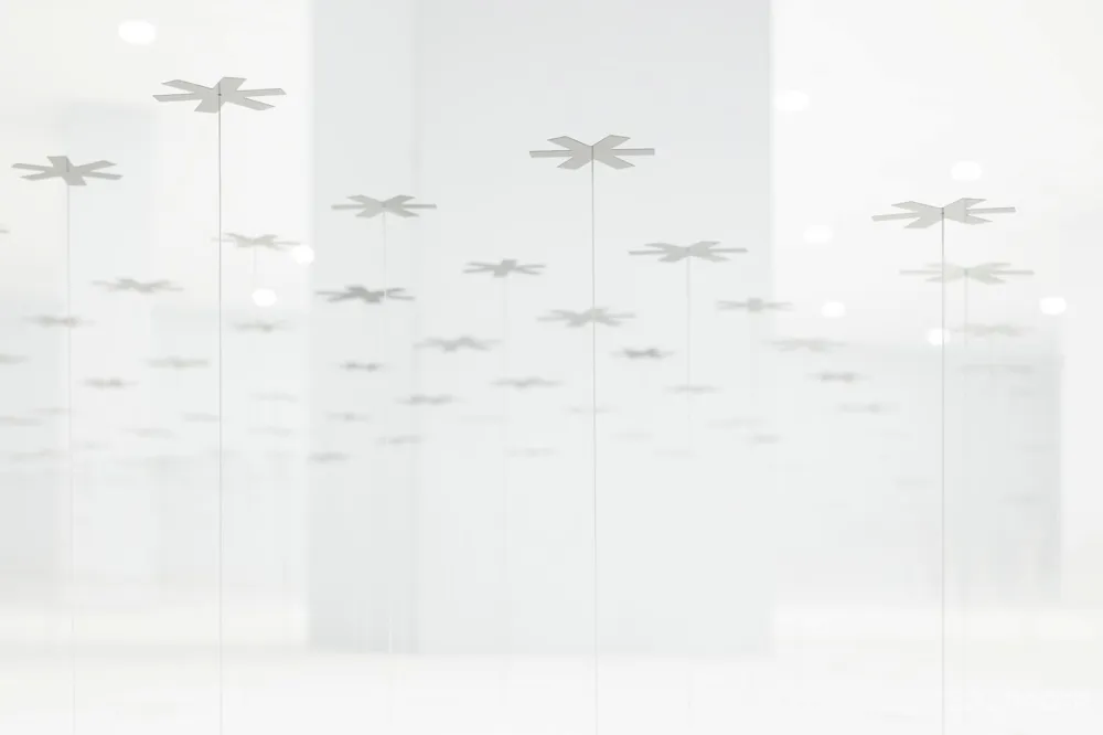 最新 | nendo：米兰 breeze of light装置