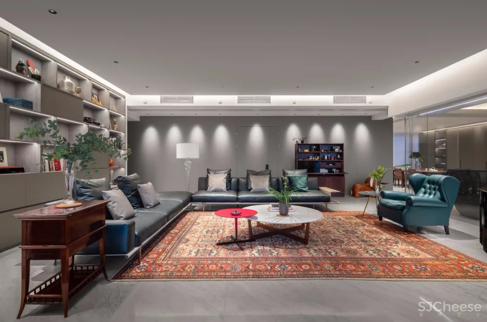 新作| 广州 500m² 大平层无敌江景奢宅，对望广州塔，超大空中泳池！