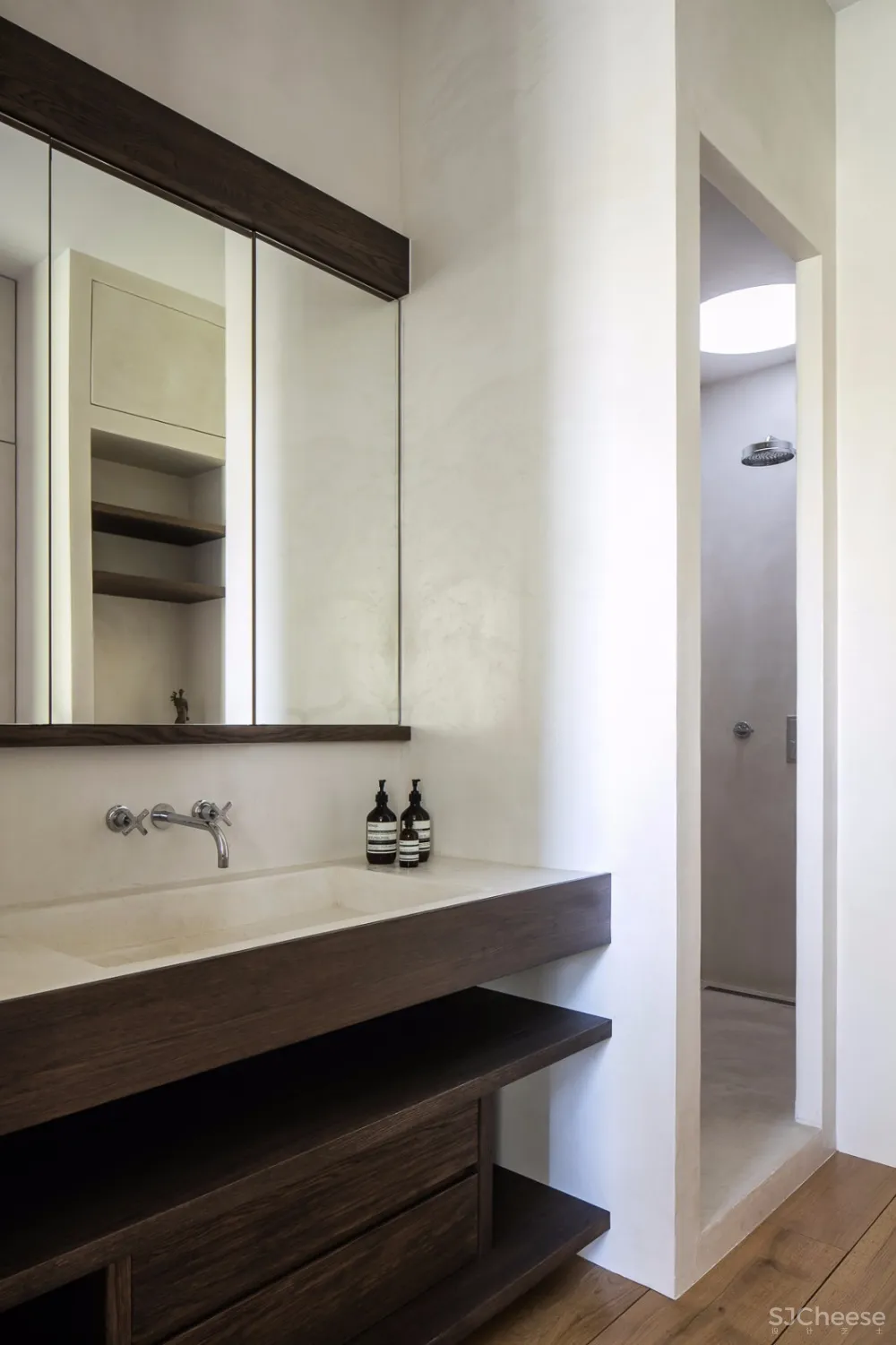 Helene Van Marcke | 巴黎“复古”的幽默