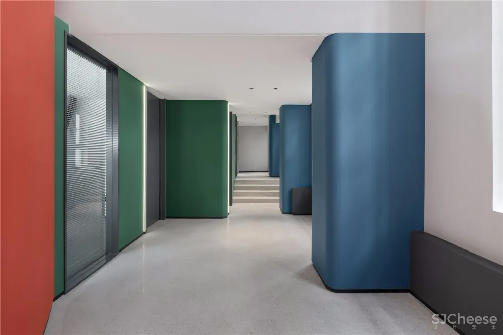 得德设计 | 天津311摄影工作室:以光感知,空间掠“影”