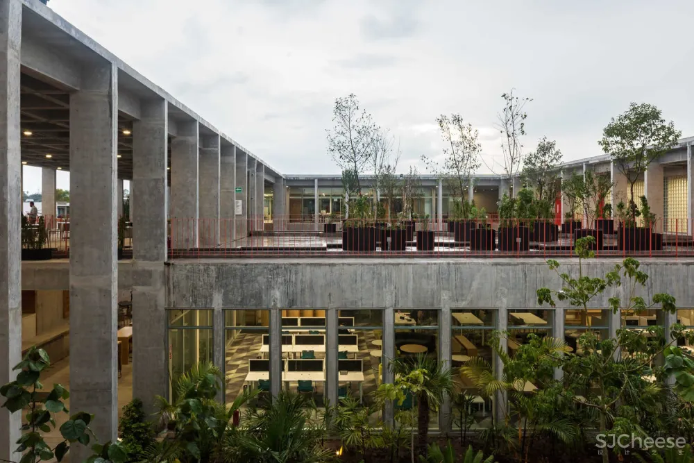 Commercial School Aguascalientes / Centro de Colaboración Arquitectónica + Rodrigo Valenzuela Jerez + Camilo Moreno