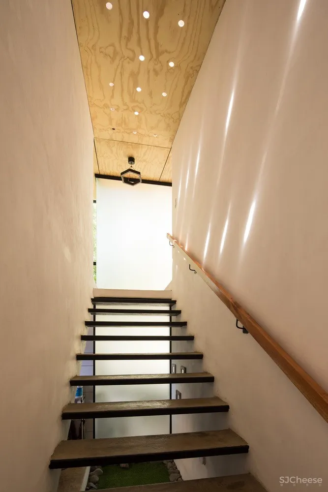 Arkosis：传统房屋改造实用住宅 La Garita House