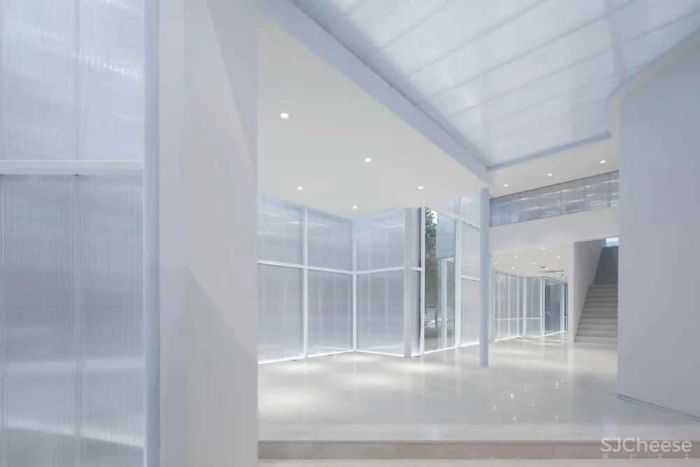 徐州星宿城市公寓售楼处 / odd