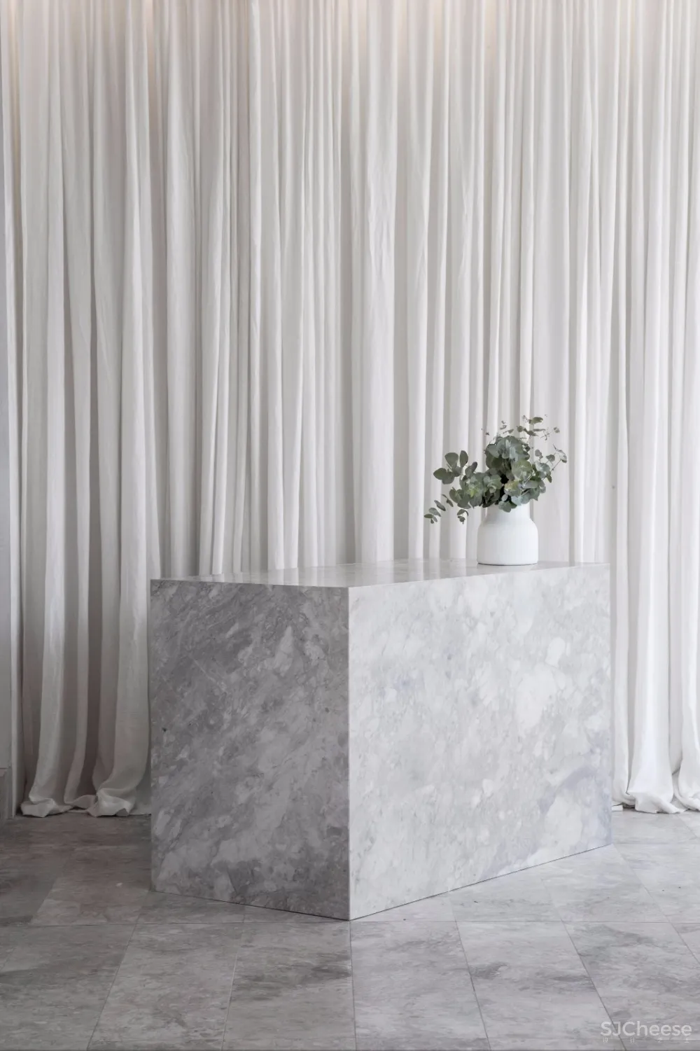 首发 | Adam Kane Architects:墨尔本极简主义婚纱精品店