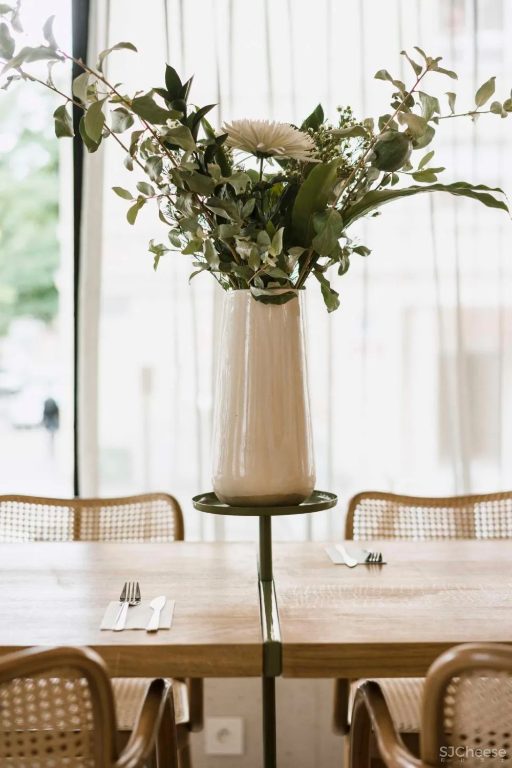 首发 | Wiercinski Studio 现代主义文化复兴新艺术风格:波兰 Yezyce Kuchnia餐厅