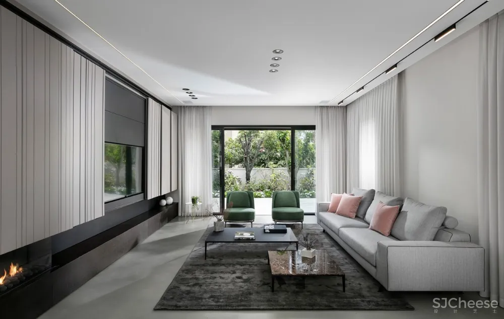 与0932相媲美的设计师丨只做简约纯粹的设计