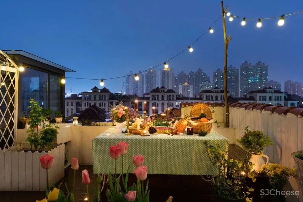 310㎡ 顶层洋房丨在这里养花、聚餐,美极了