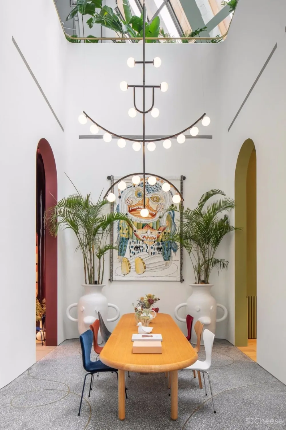 Jaime Hayon新作 | 西安Fritz Hansen,营造“神庙般”的美感