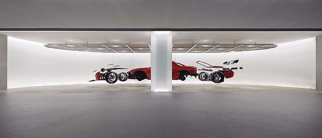 【于强设计&沃屋陈设】2600㎡“汽车主题“的售楼中心,酷爆了