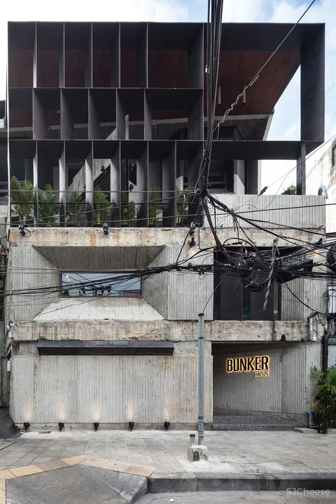 “过时的”混凝土泰国餐厅 / Lump