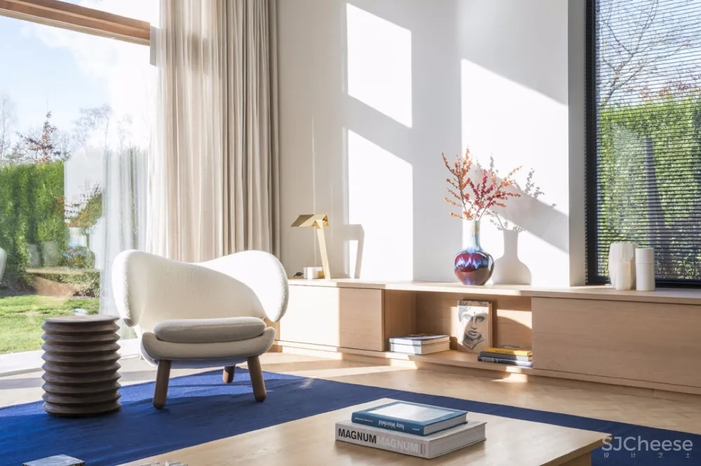 Noémi Architect | 讲述极简主义的精髓