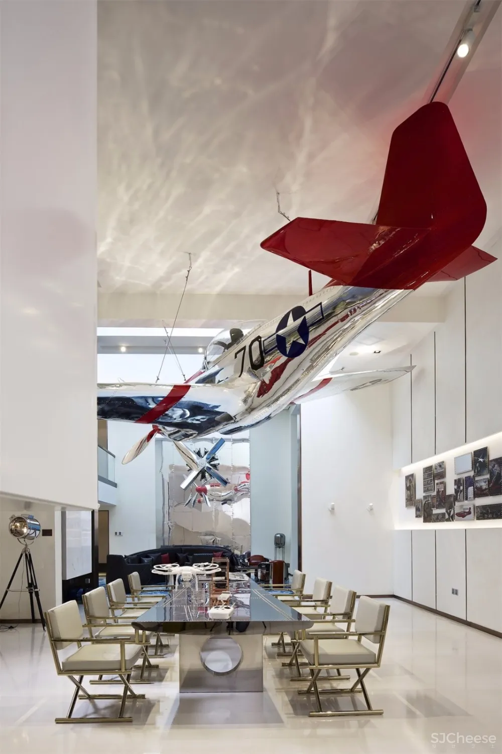 把战斗机挂在别墅里是一种什么体验