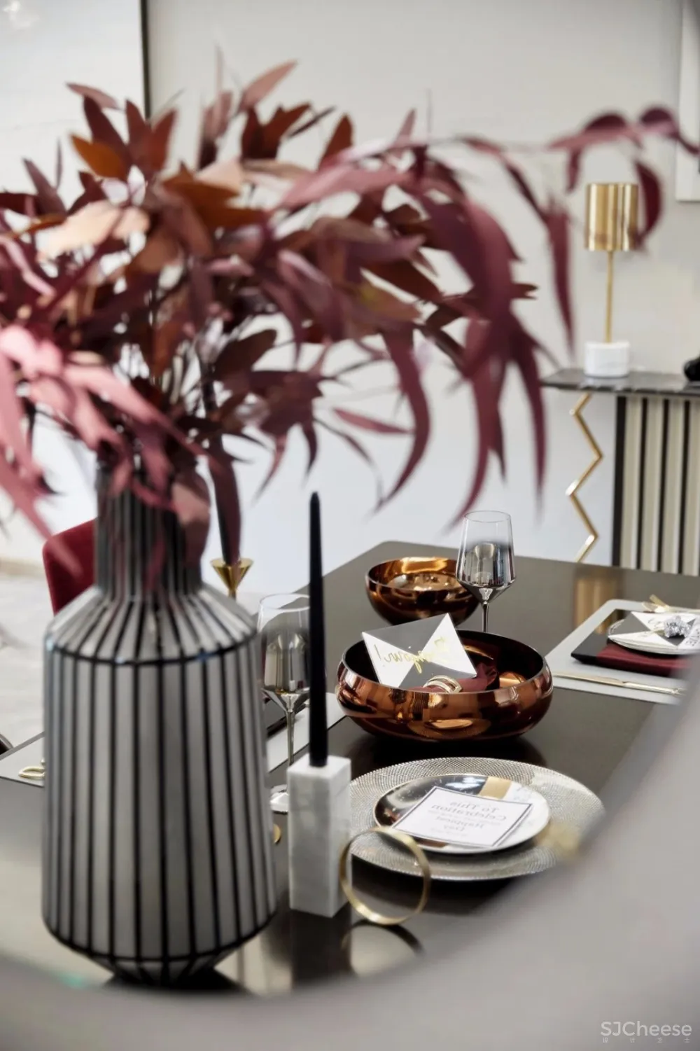 ‘’红梨色‘’点缀的奢丽雅致样板房丨这是一场以取悦自我为主题的视觉盛宴