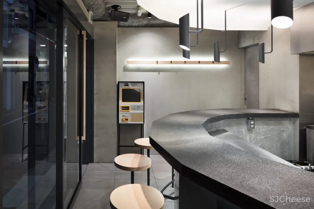 Noodle Shop Hyottoko by Keiji Ashizawa Design