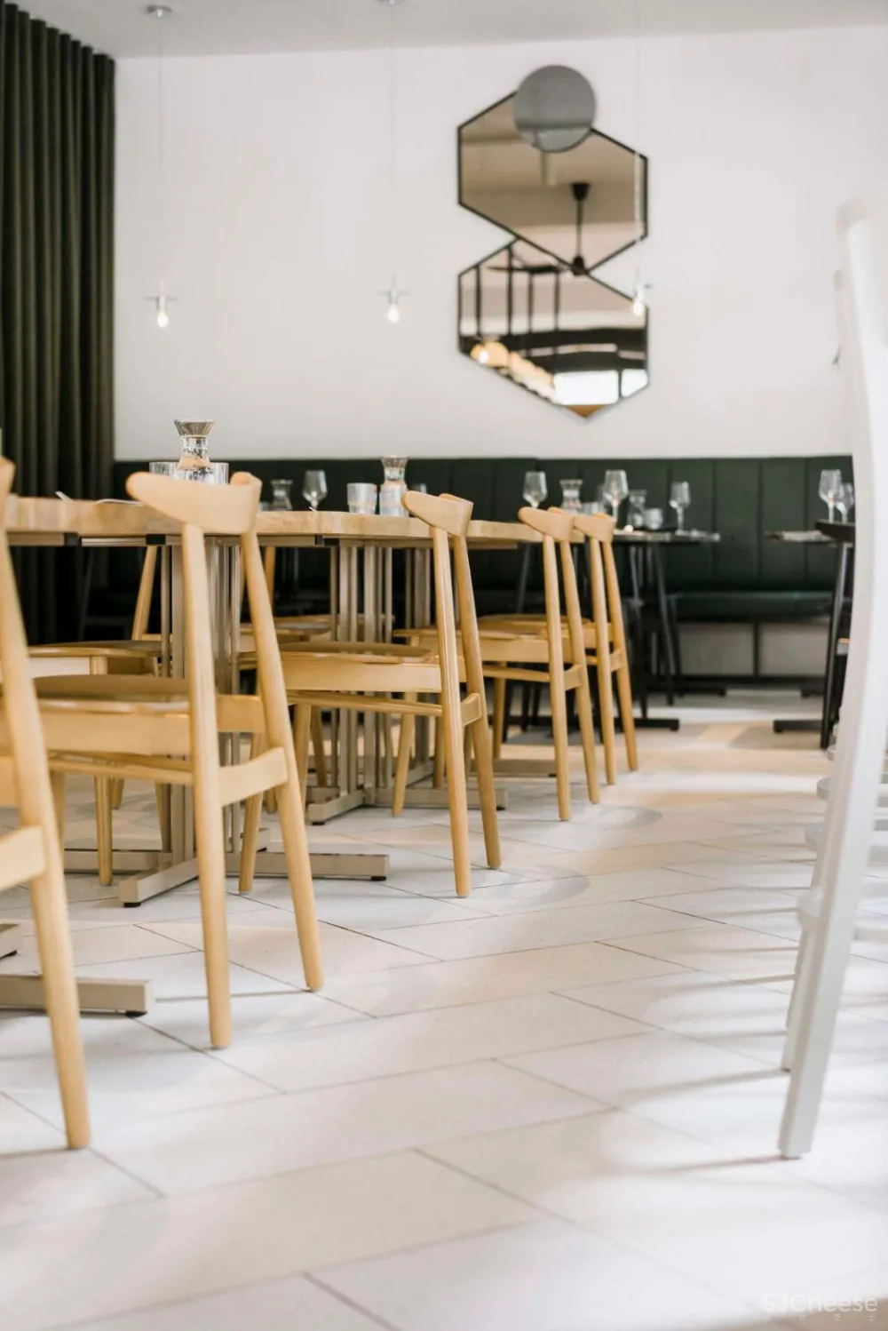 首发 | Wiercinski Studio 现代主义文化复兴新艺术风格:波兰 Yezyce Kuchnia餐厅