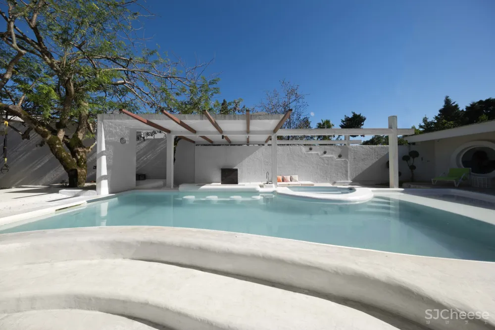 Babak Abnar:伊朗极简别墅改造