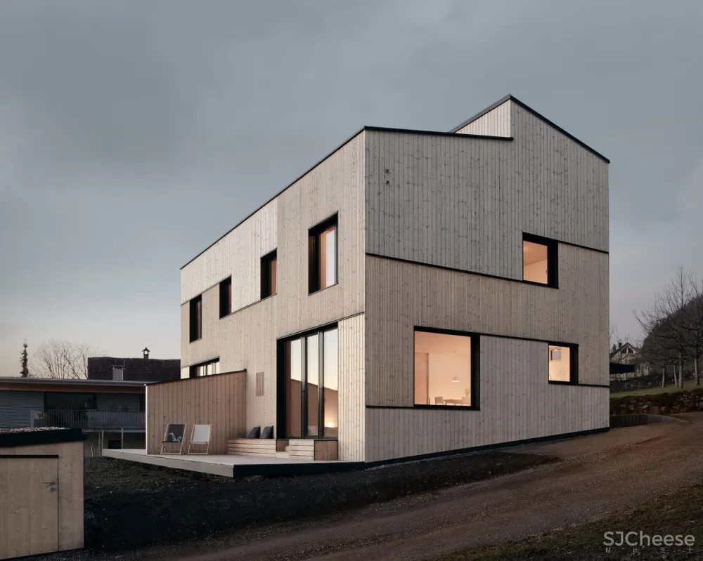 MWArchitekten：奥地利极简住宅 Doppelhaus am Hang