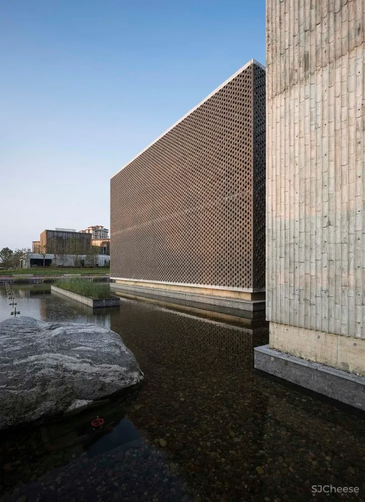 靖江市民俗艺术馆 / 荣朝晖工作室