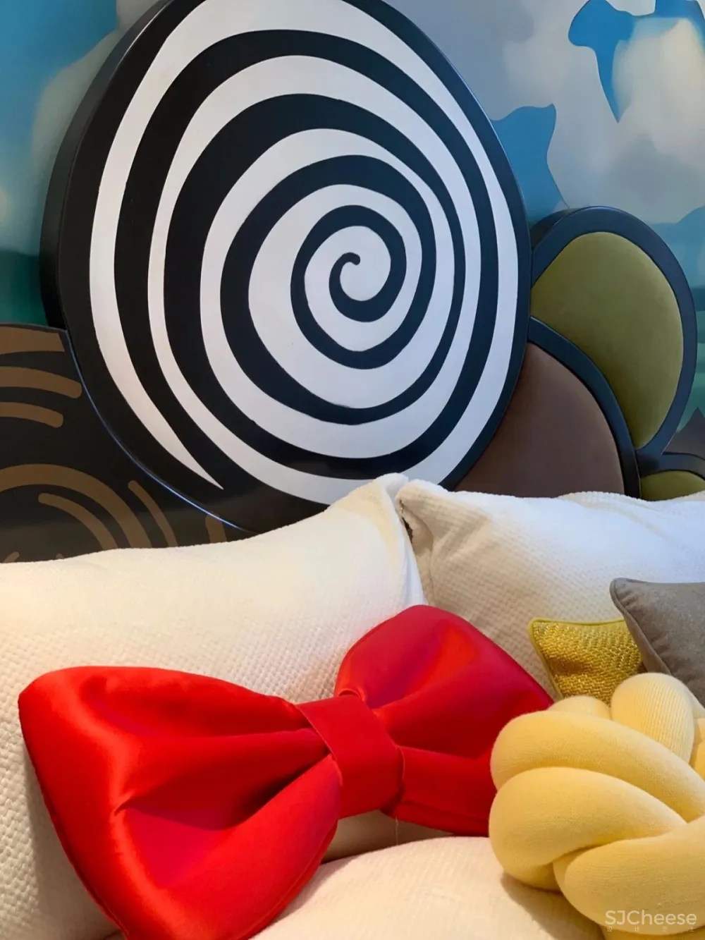 ‘’红梨色‘’点缀的奢丽雅致样板房丨这是一场以取悦自我为主题的视觉盛宴