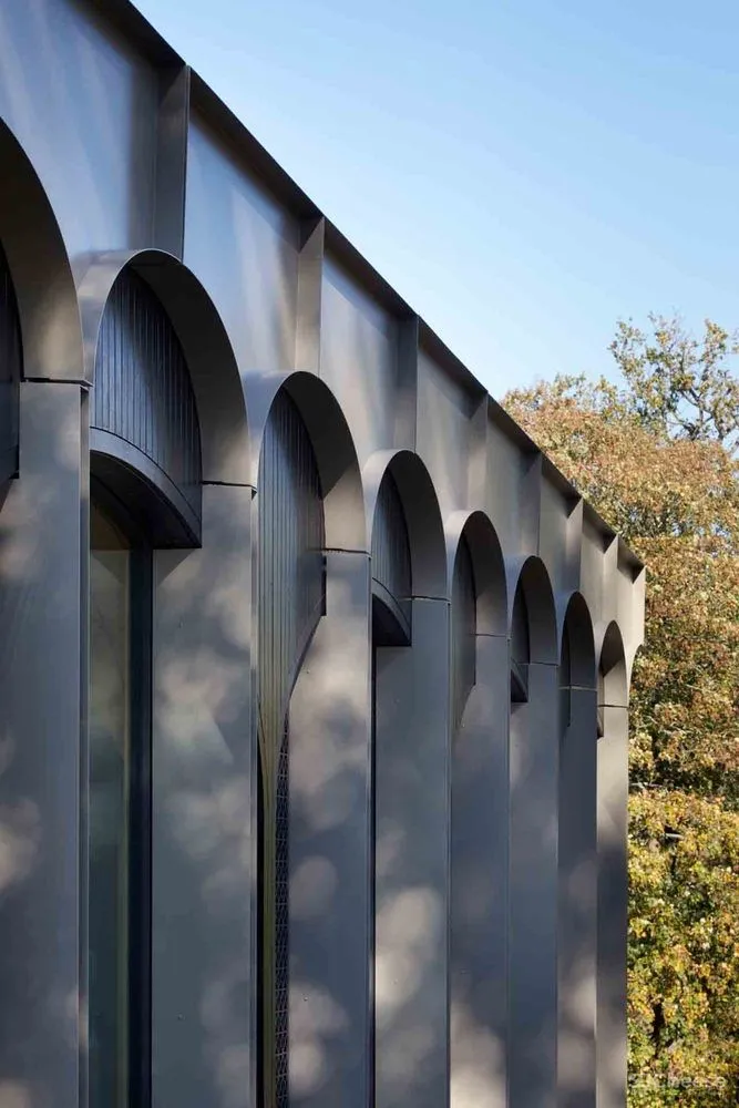 首发 | Morris+Company:充满阳光的拱形轻木餐厅