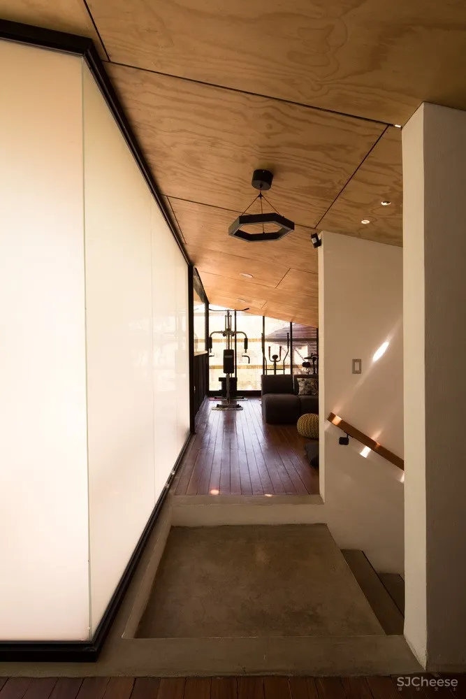 Arkosis：传统房屋改造实用住宅 La Garita House