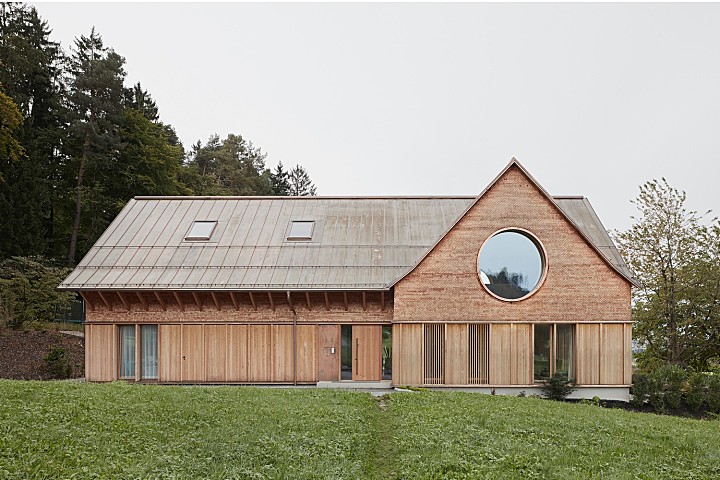 House with Three Eyes / Innauer-Matt Architekten