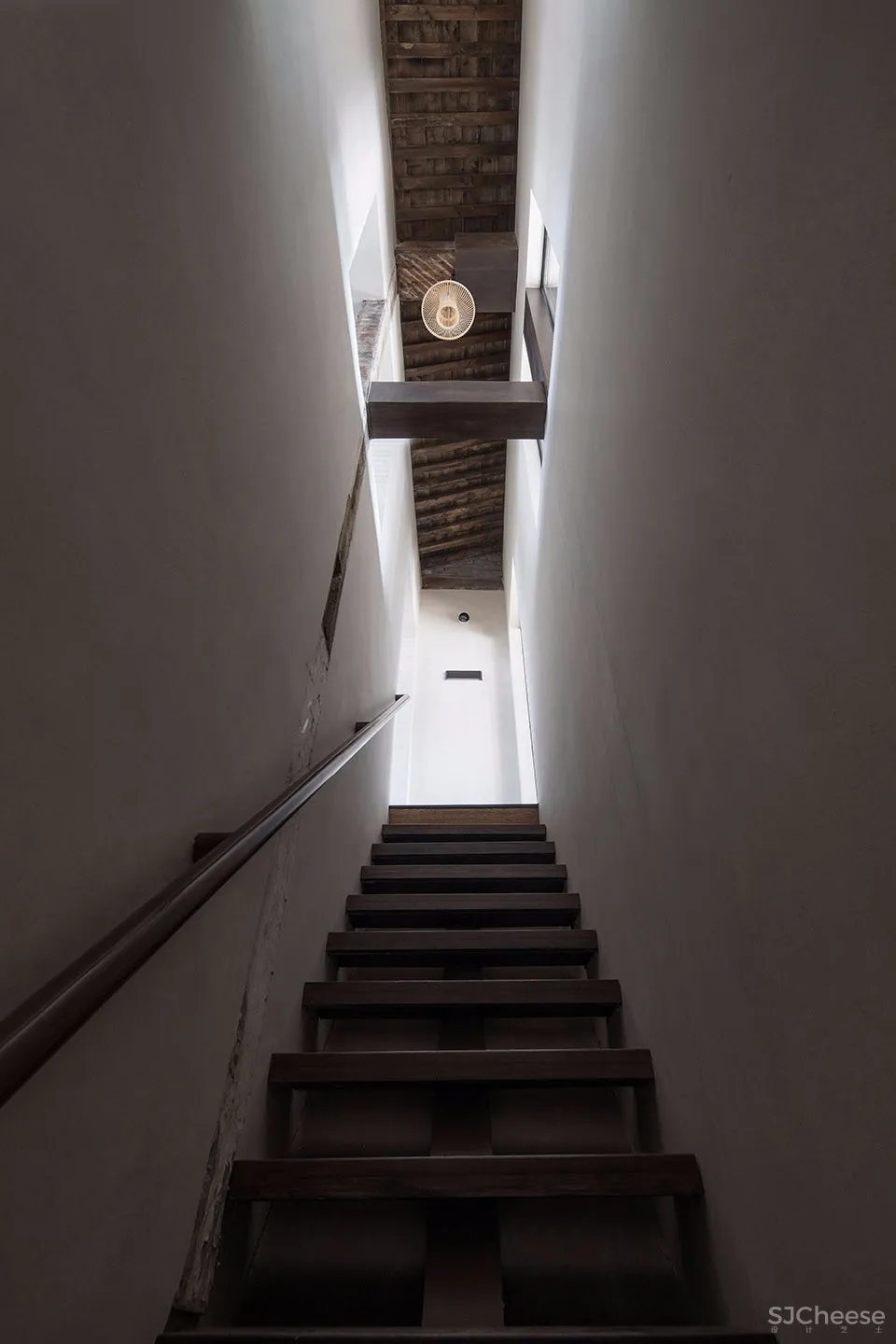 最新 | 雅思睿设计研究室:北京 “四合”酒吧俱乐部