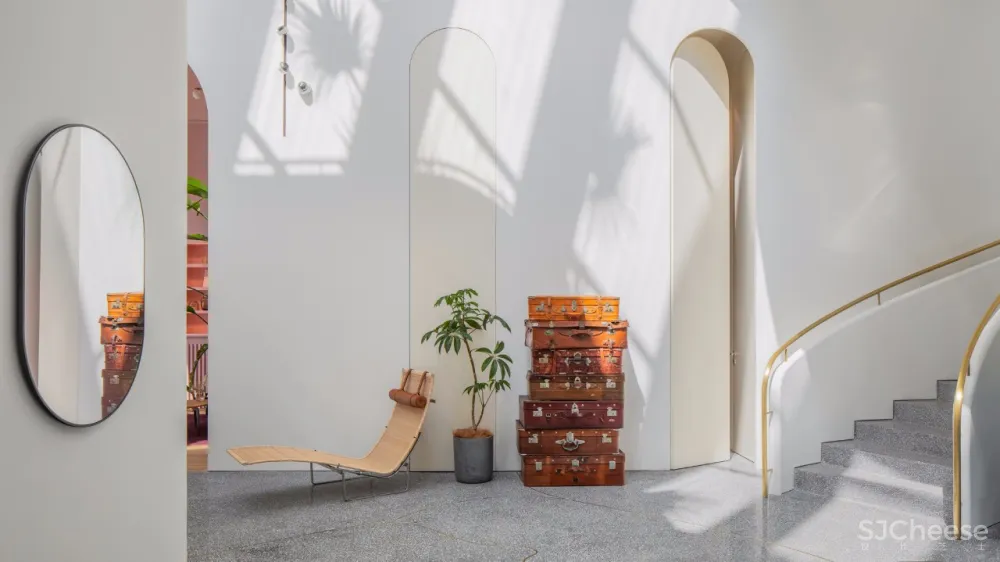 Jaime Hayon新作 | 西安Fritz Hansen,营造“神庙般”的美感