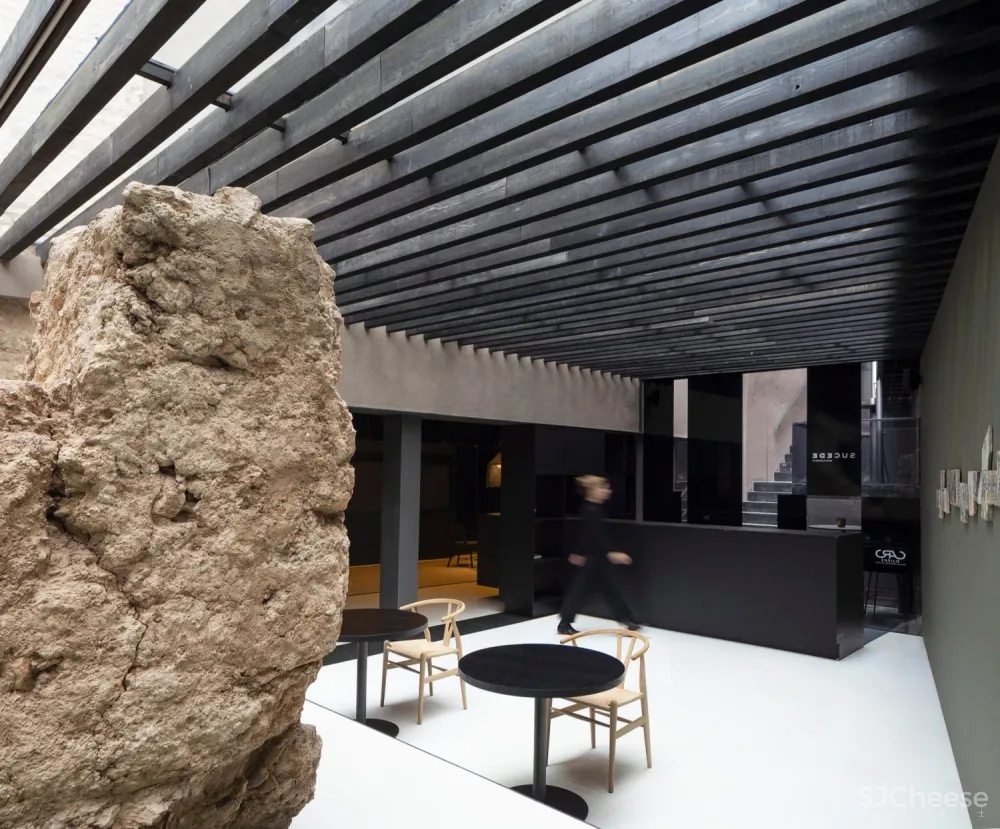 首发 | FRANCESC RIFE STUDIO 新老元素的对比:西班牙瓦伦西亚 Sucede餐厅