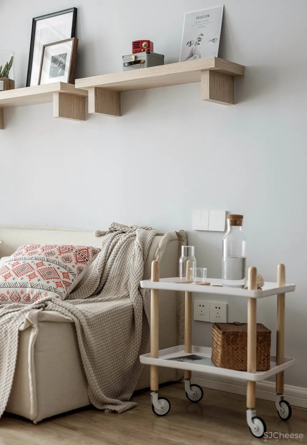 两个日系女孩在60㎡小屋丨收纳进了满房杂物,还有4只猫咪主子