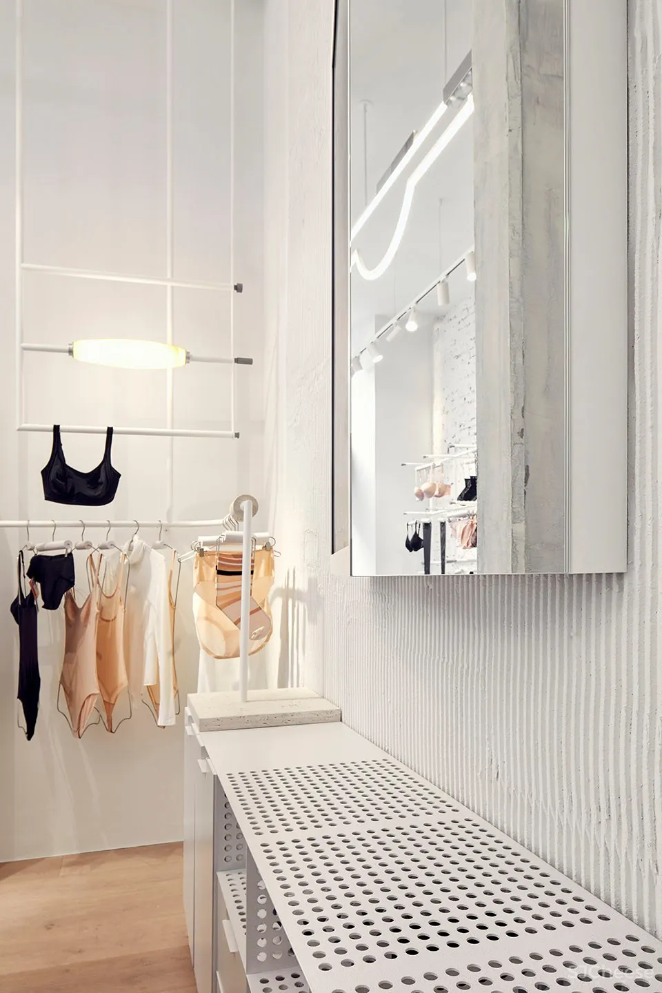 Wolford巴黎店，法国 / Studio Modijefsky