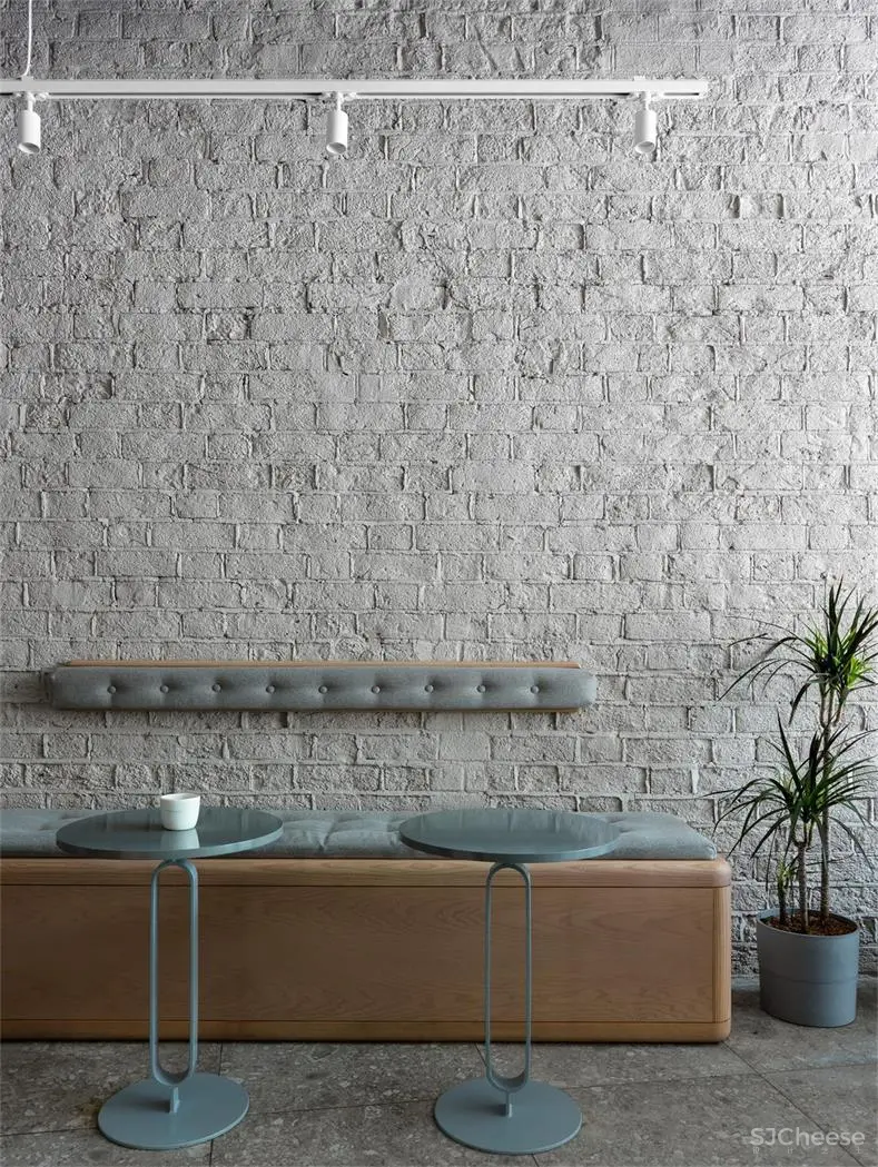 俄罗斯喀山一间58㎡极简主义咖啡馆