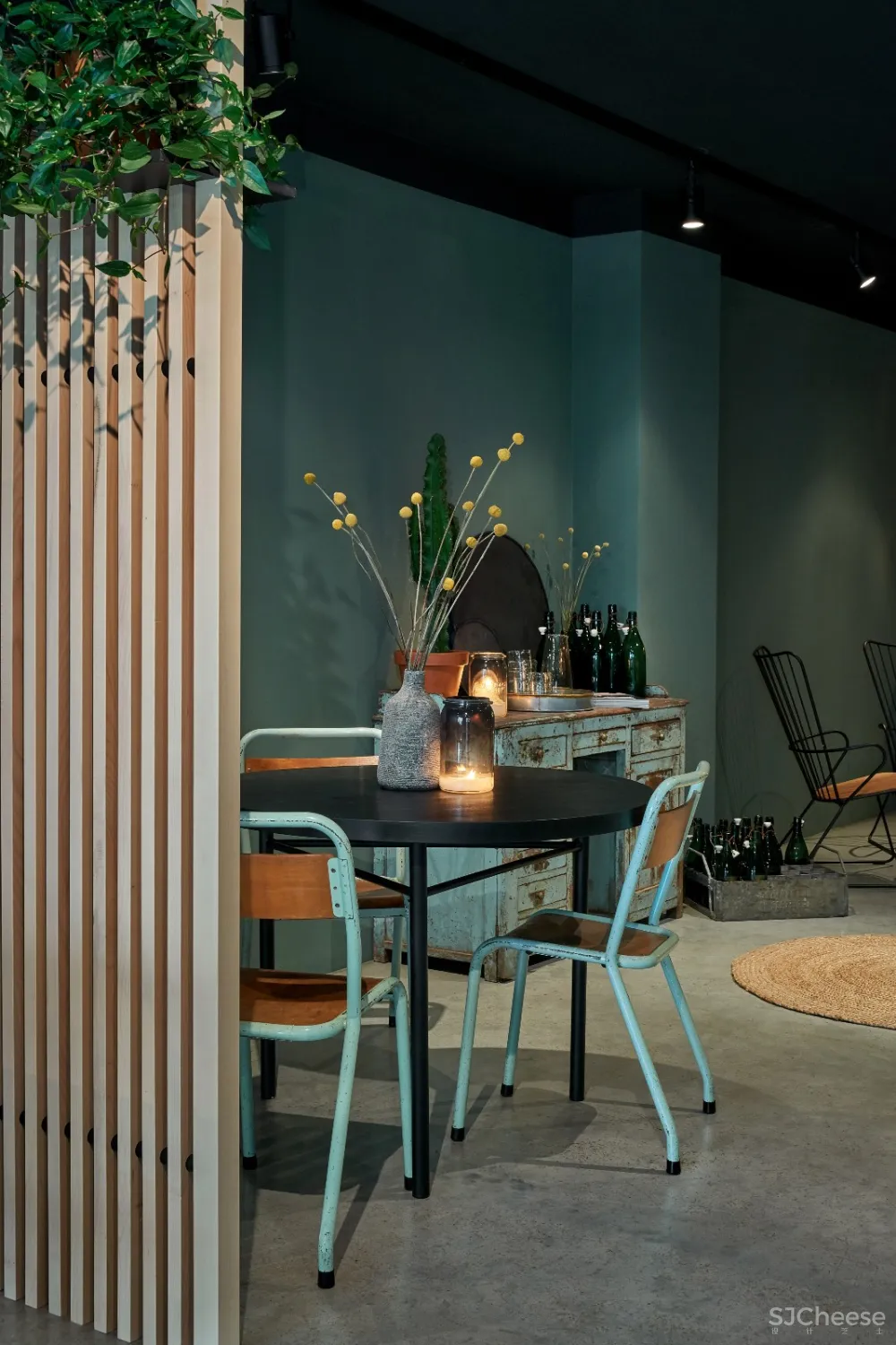 德国旧玩具店内的Wiggerl Siebzehn咖啡 小吃店 Felix Pöttinger