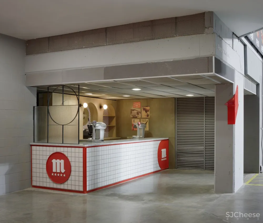 PuertoyMartín | 马德里体育馆工业风格内部设计