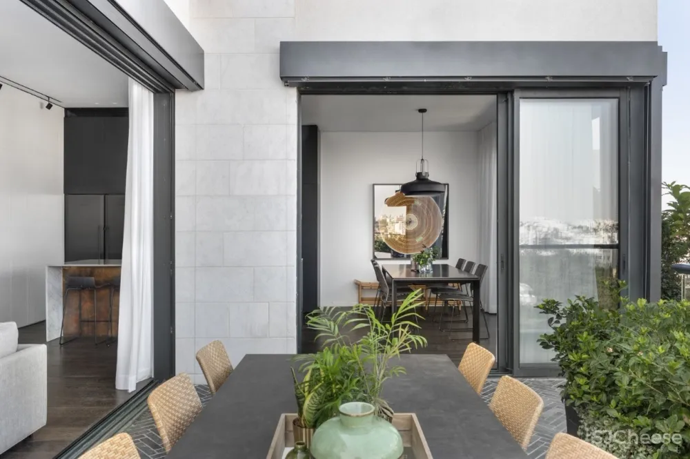 现代质感公寓丨哑光黑的背景墙太有线条感