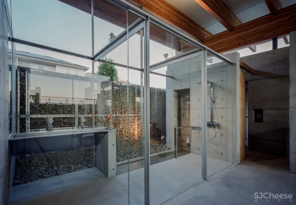 神户北小屋，打破传统空间划分方式 / 藤原室建筑设计事务所