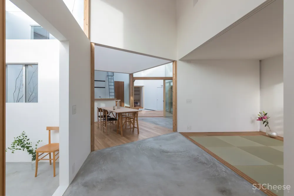 House in Hokusetsu by Tato Architects