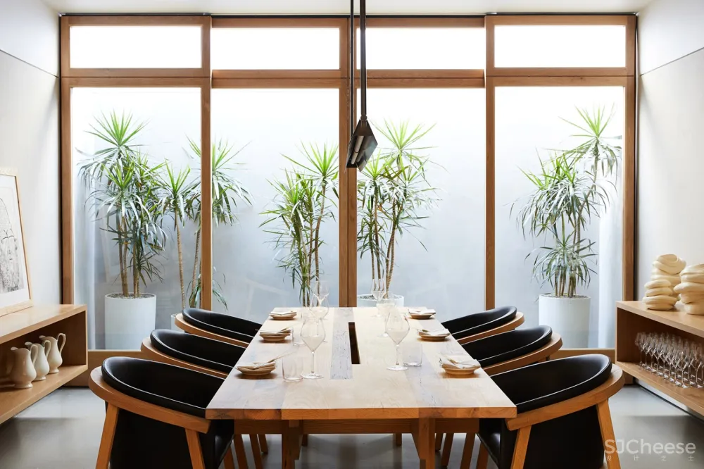 auburn餐厅室内设计,洛杉矶 / Klein Agency