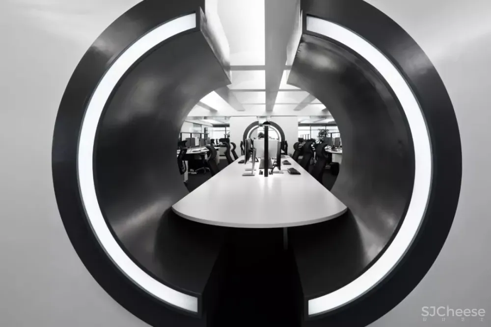 广州珠江新城CBD未来总部办公设计,满满的科技感! 加减智库设计事务所