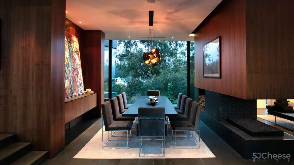 被130棵活了250年古橡树包围的现代住宅丨每天关门窗花40分钟