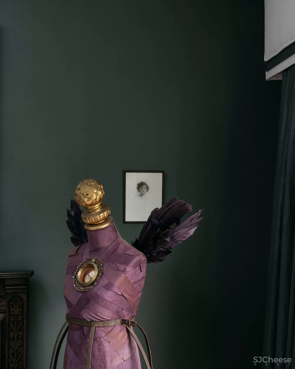 Phoebe Nicol | 精致现代风外壳下的欧洲经典