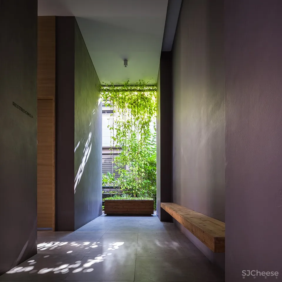 Ad Lib酒店庭院，曼谷 / T.R.O.P: terrains+open space