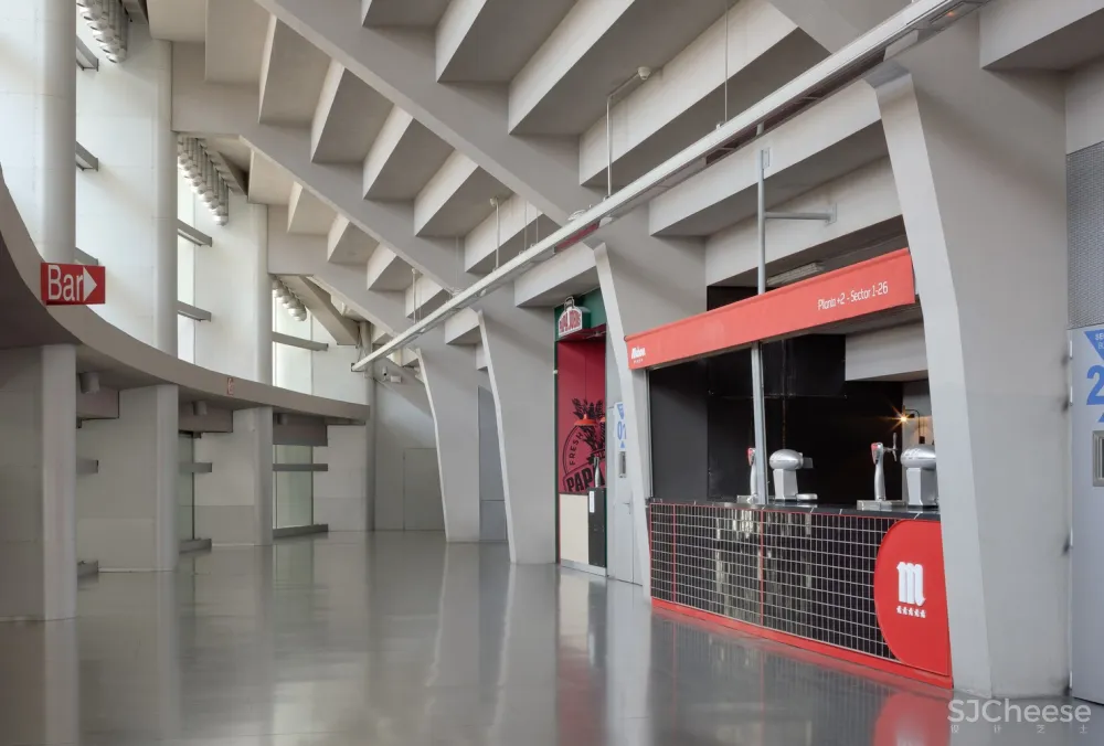 PuertoyMartín | 马德里体育馆工业风格内部设计