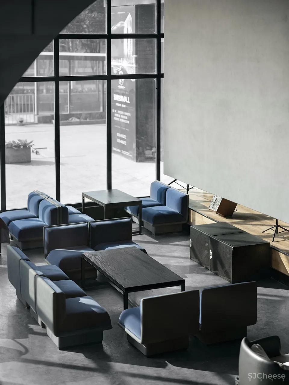 简单、酷、有质感,河北薄荷花园酒吧 侯天天 李成 刘晓鲁