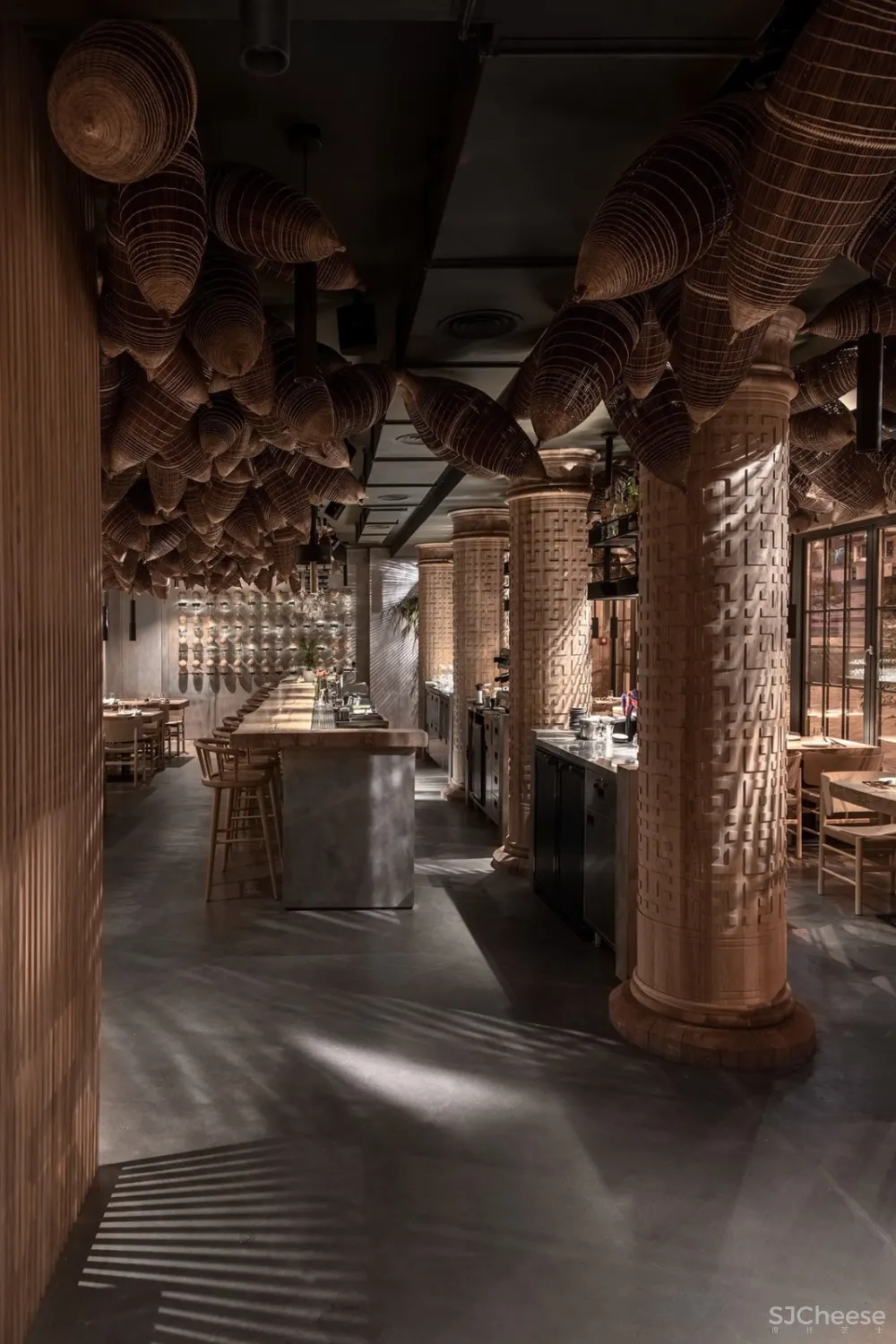 这4个主题餐厅丨天花板设计的太夸张了