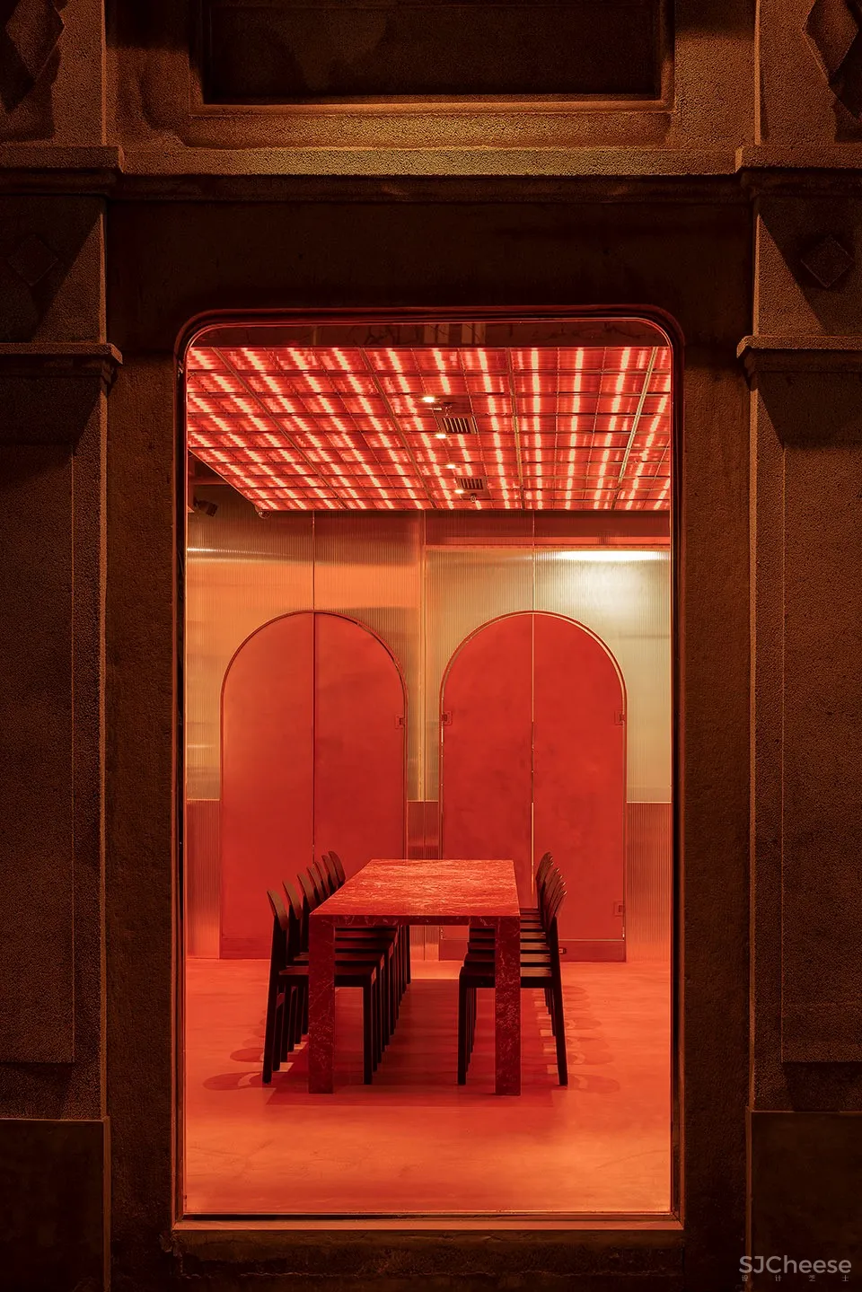 Momenti酒馆,上海 / Alberto Caiola