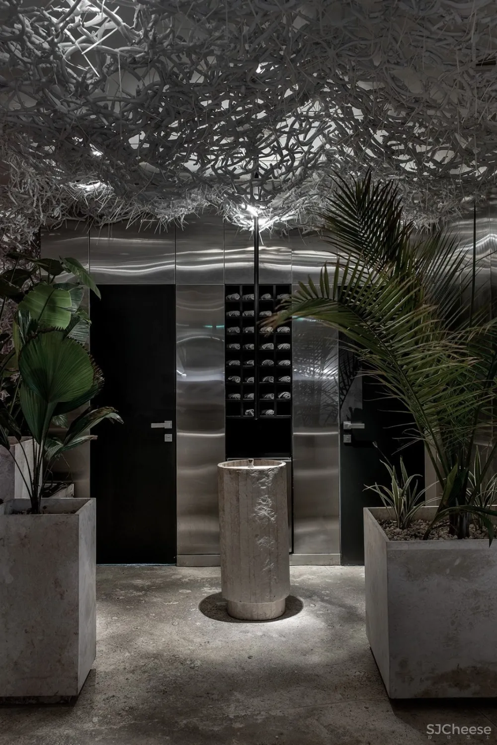 这4个主题餐厅丨天花板设计的太夸张了