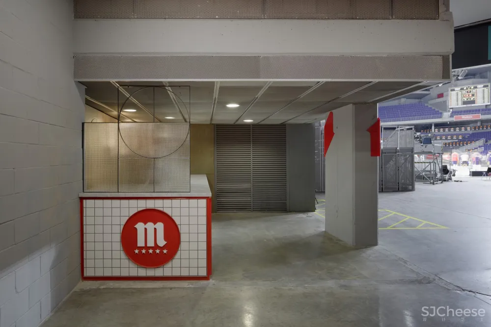 PuertoyMartín | 马德里体育馆工业风格内部设计
